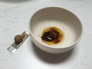 ciotolina con olio evo, cannella, noce moscata e estratto alla vaniglia